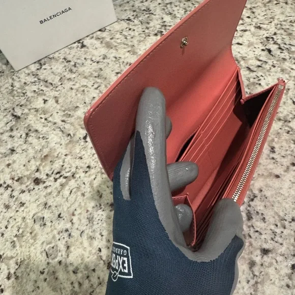Balenciaga Pink lambskin leather Wallet with COA - Picture 6 of 11